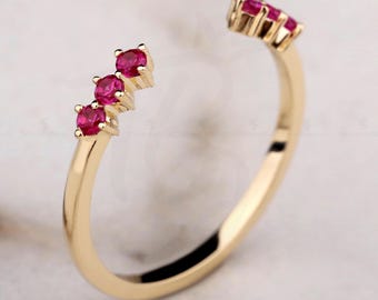 14k gouden robijnrode trouwring, open trouwring spacer robijnrode band sierlijke alledaagse band pink ring minimalistische ringbewaker band stapel manchetringen