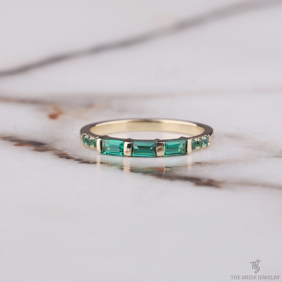 Vintage Emerald Wedding Band Yellow Gold Baguette Cut Unique Wedding ...