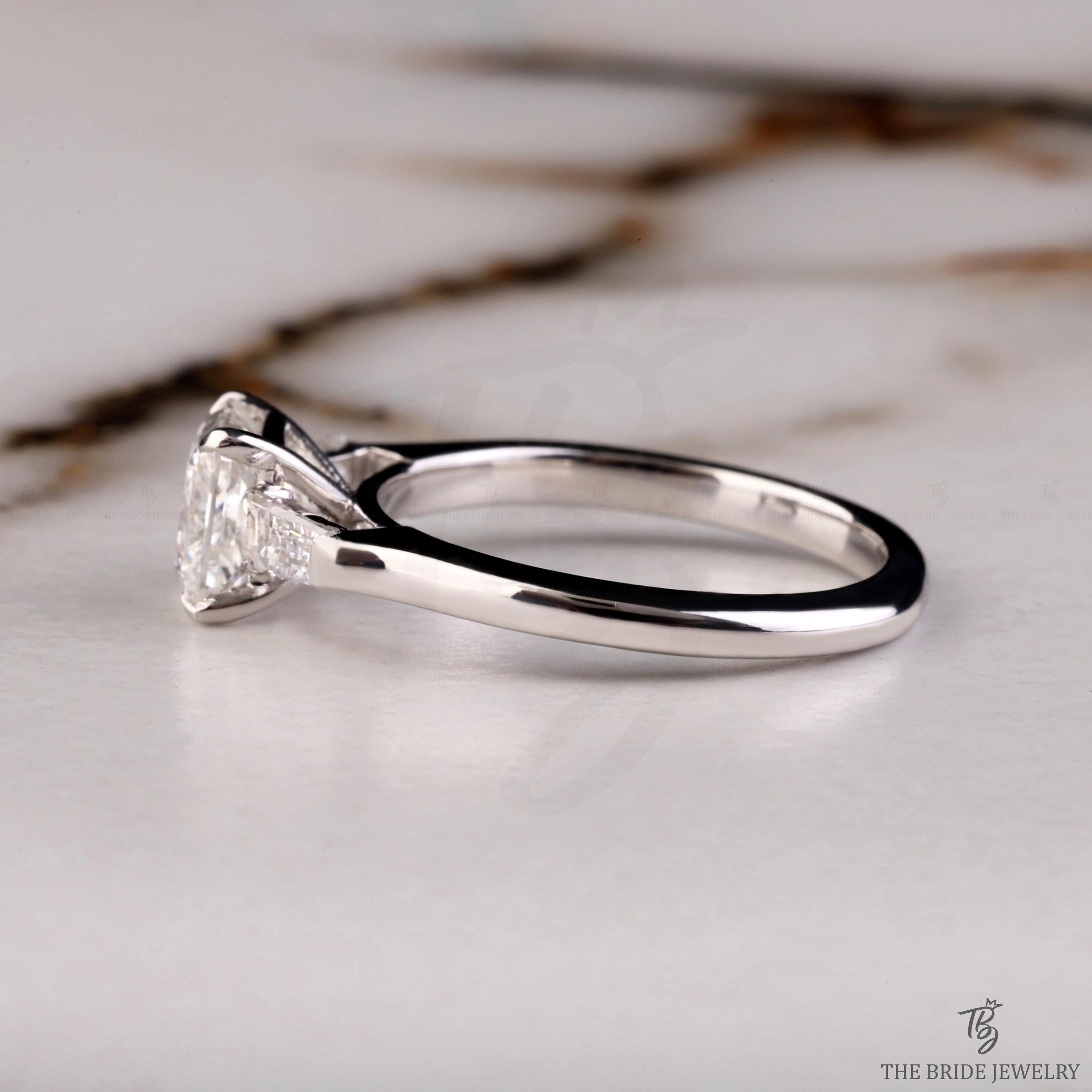 3.00ct E-VS1マーキスカットラボグロウンダイヤモンド婚約指輪