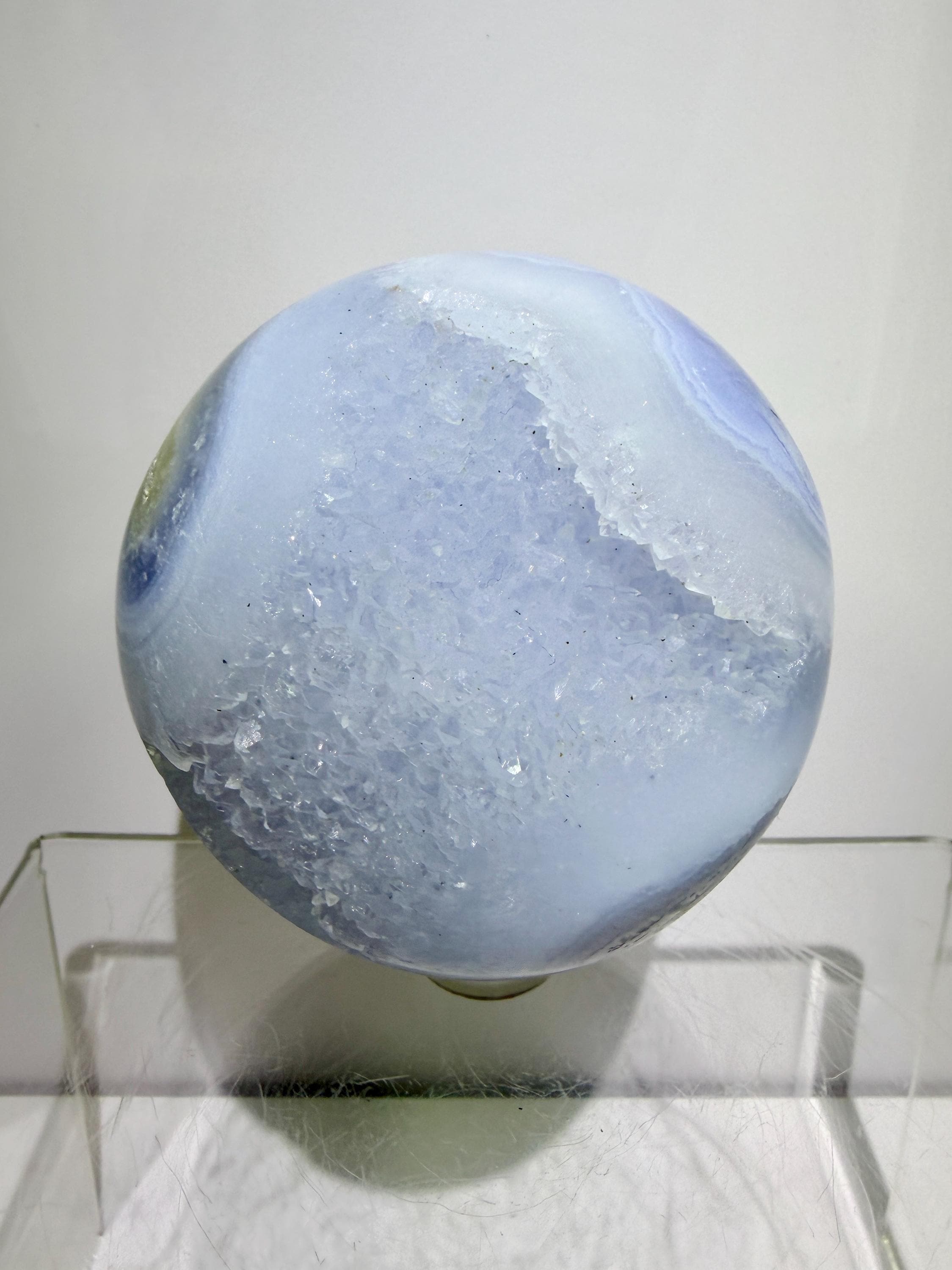 ドゥルージーブルーレースアゲートスフィア：69 mmのゴージャスな