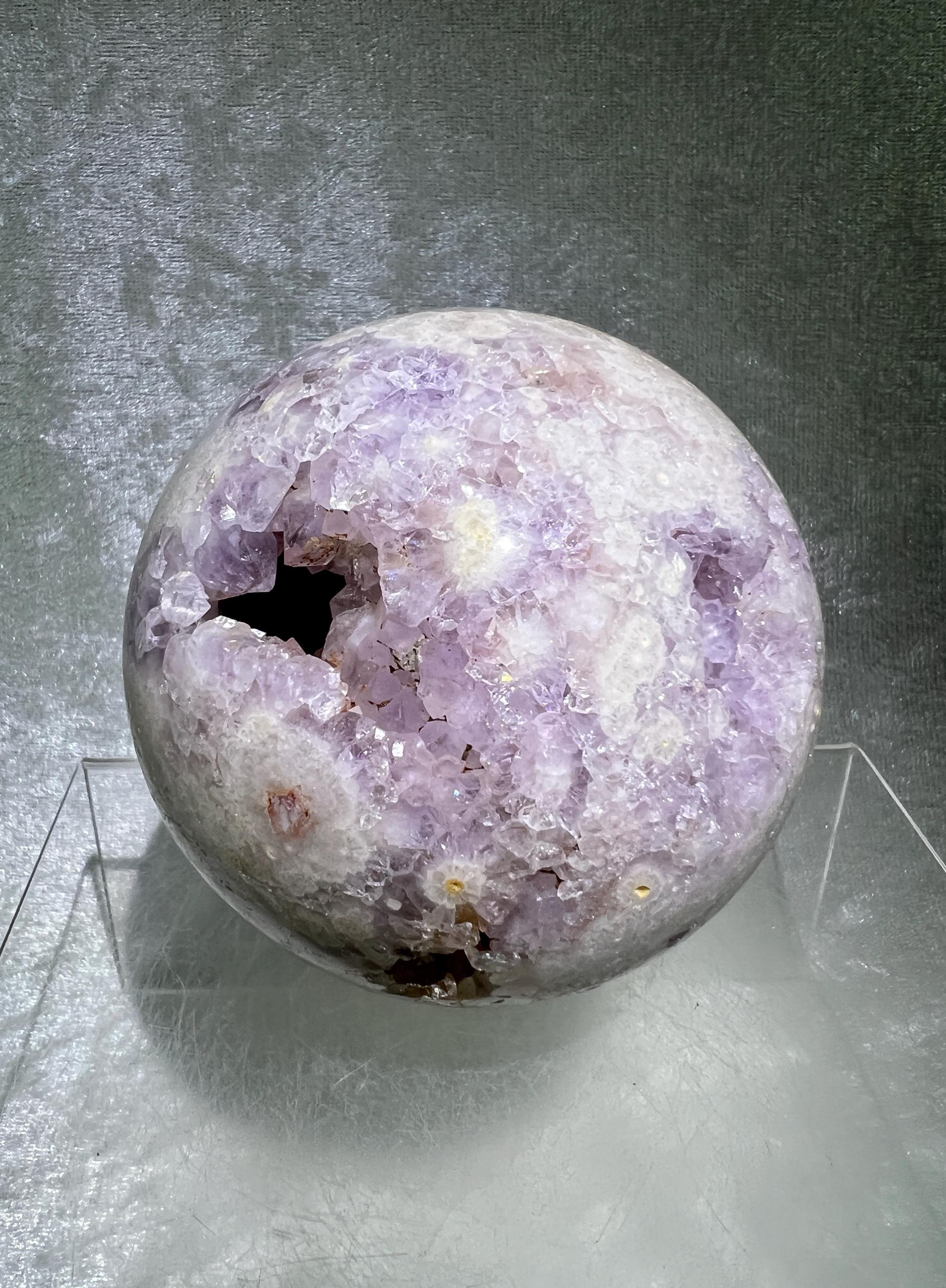 ドゥルージーピンクアメジストスフィア：ユニークなディスプレイ