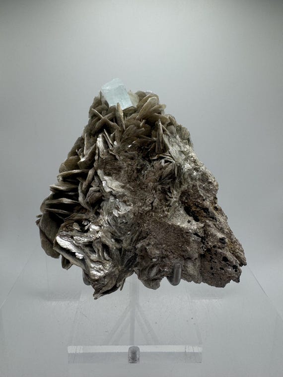 Gorgeous Aquamarine And Muscovite Specimen. Beautiful High Quality Crystal With Amazing Termination. Very Pretty Display Crystal.