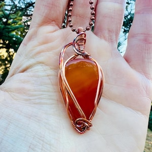 Copper wire wrapped carnelian crystal stone necklace, sacral chakra balancing , red crystal pendant, vibrational healing, energy creativity