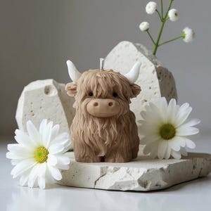 Highland Cow Candle | Highland Cattle Candle | Handmade Cow Candle