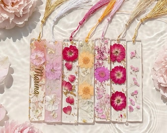 Gepersonaliseerde boekenlegger met naam en echte bloemen - een cadeau voor boekenliefhebbers - gepersonaliseerde boekenlegger met gipskruid - boekenlegger voor vrouwen