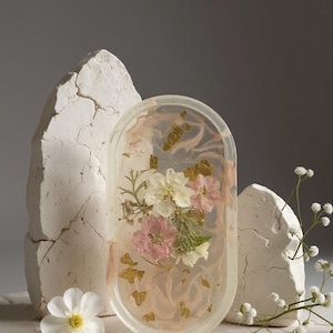 Jewelry bowl real flowers resin Christmas xmas