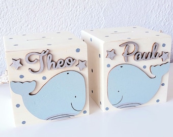 Holzspardose Set für Zwillinge Wal personalisiert | Sparwürfel mit Wunschname | Handgemachtes Geschenk zur Babyparty