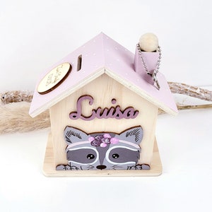 Spardose personalisiert für Mädchen zur Taufe oder Geburtstag, Spardose Waschbär für Kinder in rosa, Babygeschenk mit Geburtsdaten aus Holz