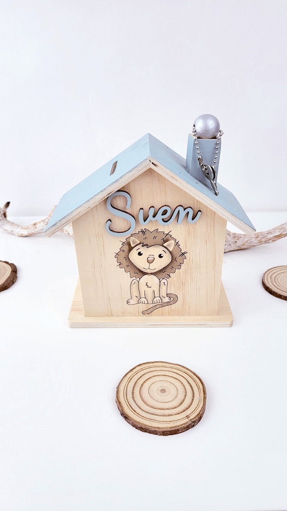 Spardose Löwe, Spardose personalisiert, Löwe Bild, Löwe Holz, Löwe Sternzeichen, Löwe Geschenk, Spardose blau, Spardose Holz, Spardose Haus