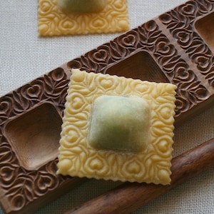 Ravioli board, Fresh Pasta board, Filled cookie wooden  Board,  tulips  pattern (smaller filling)