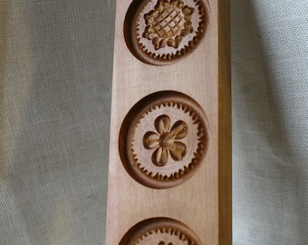 Gingerbread mold, Honey cake wooden mold, hand carved (three flower patterns)