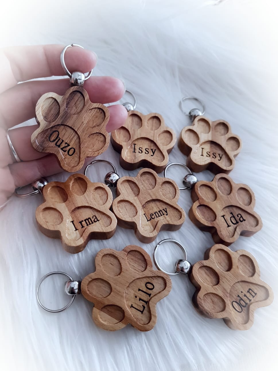 Rieva® Edelstahl-Schlüsselanhänger Mit Gravierter Hundepfote – Personalisierbar, Made In Germany