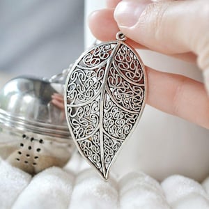 Leaf Tea Diffuser Ball for Organic Loose Leaf Tea Strainer Mesh Tea Ball Infuser Mother&#39;s day gift Christmas secret santa gifts at work