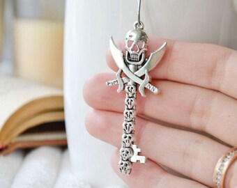 Skeleton Tea Infuser: Gothic Horror Gift for Tea Lover