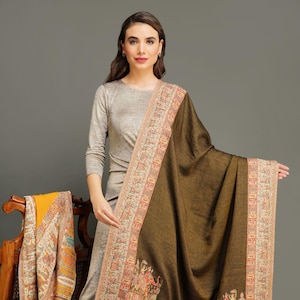 Valentine&#39;sBrown Antique Jamawar Paisley Design Shawl - Luxurious Pashmina Wool} royal design with paisley print