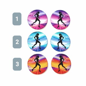 Puede incluir: Seis elementos decorativos redondos con la silueta negra de una persona corriendo. Cada elemento tiene un fondo colorido diferente: morado y rosa, azul y blanco, y naranja y amarillo. Los elementos están numerados 1, 2 y 3.
