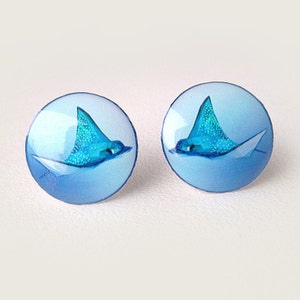 Polygons SPOTTED EAGLE RAY Original hand-made crystal resin round Stud Earrings