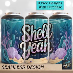Op de afbeelding: Drie roestvrijstalen bekers met een ontwerp van een blauwe oceaan en schelpen. De bekers hebben de tekst "Shell Yeah" in een kleurrijk lettertype.