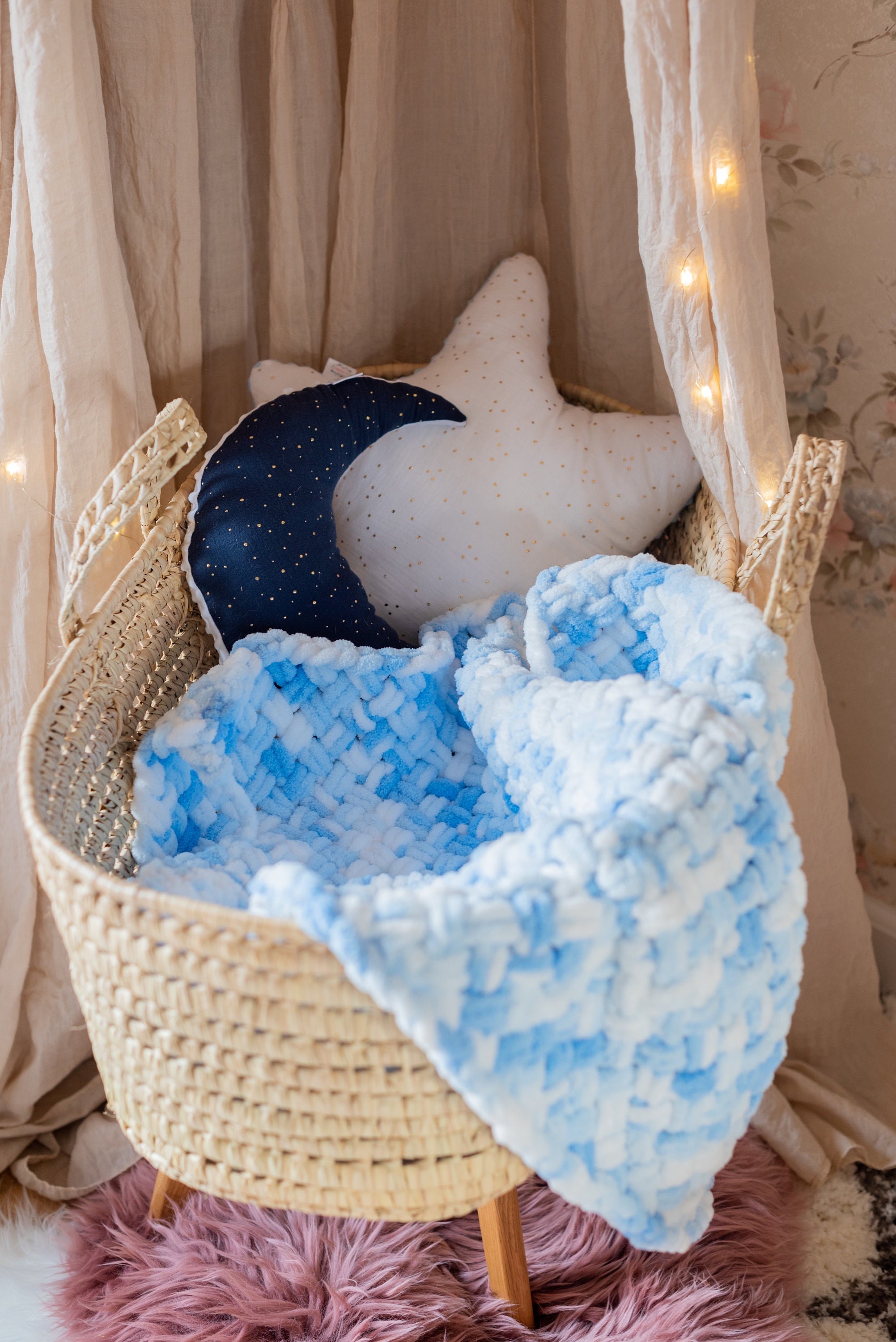 Couverture Pour Bébé Tricoté à La Main. Douce et Chaude en Fils Alize Puffy