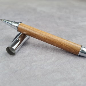 Mini-Kugelschreiber - handgefertigt - Weidenholz - Einzelstück