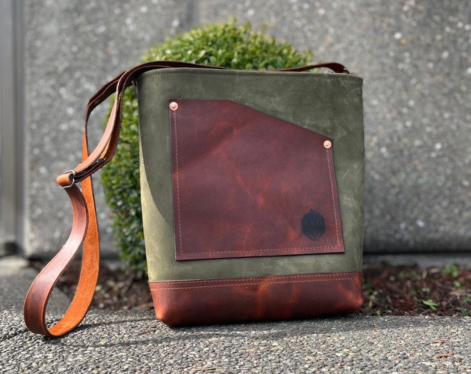 Featured listing image: Leather Handcrafted Olive Green Tote