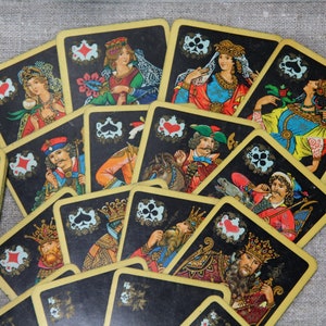Vintage Spielkarten. Ein Kartendeck mit 36 Karten aus den 90er Jahren, Sammlerstück, Original, Sowjet, Taschendeck aus Karten