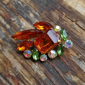 Vintage brooch. antique Jewelry for her, Vintage costume jewelry. Brooches with yellow stone, Retro rhinestones brooch