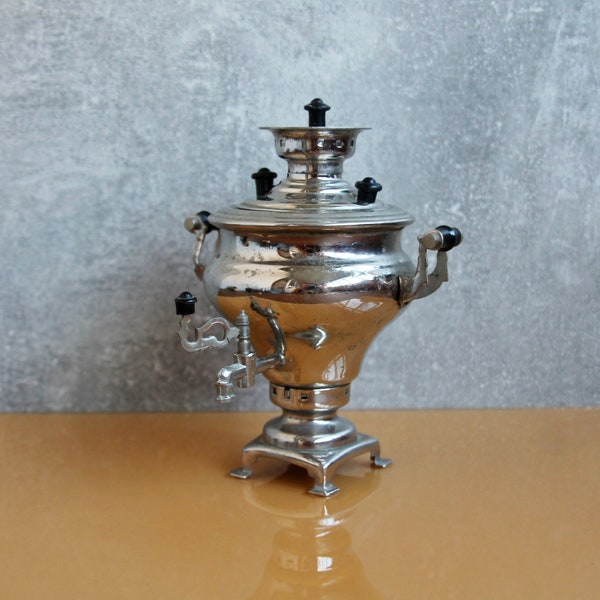 samovar soviétique vintage, samovar miniature TULA, CADEAU SOUVENIR DE l’URSS, décor samovar russe