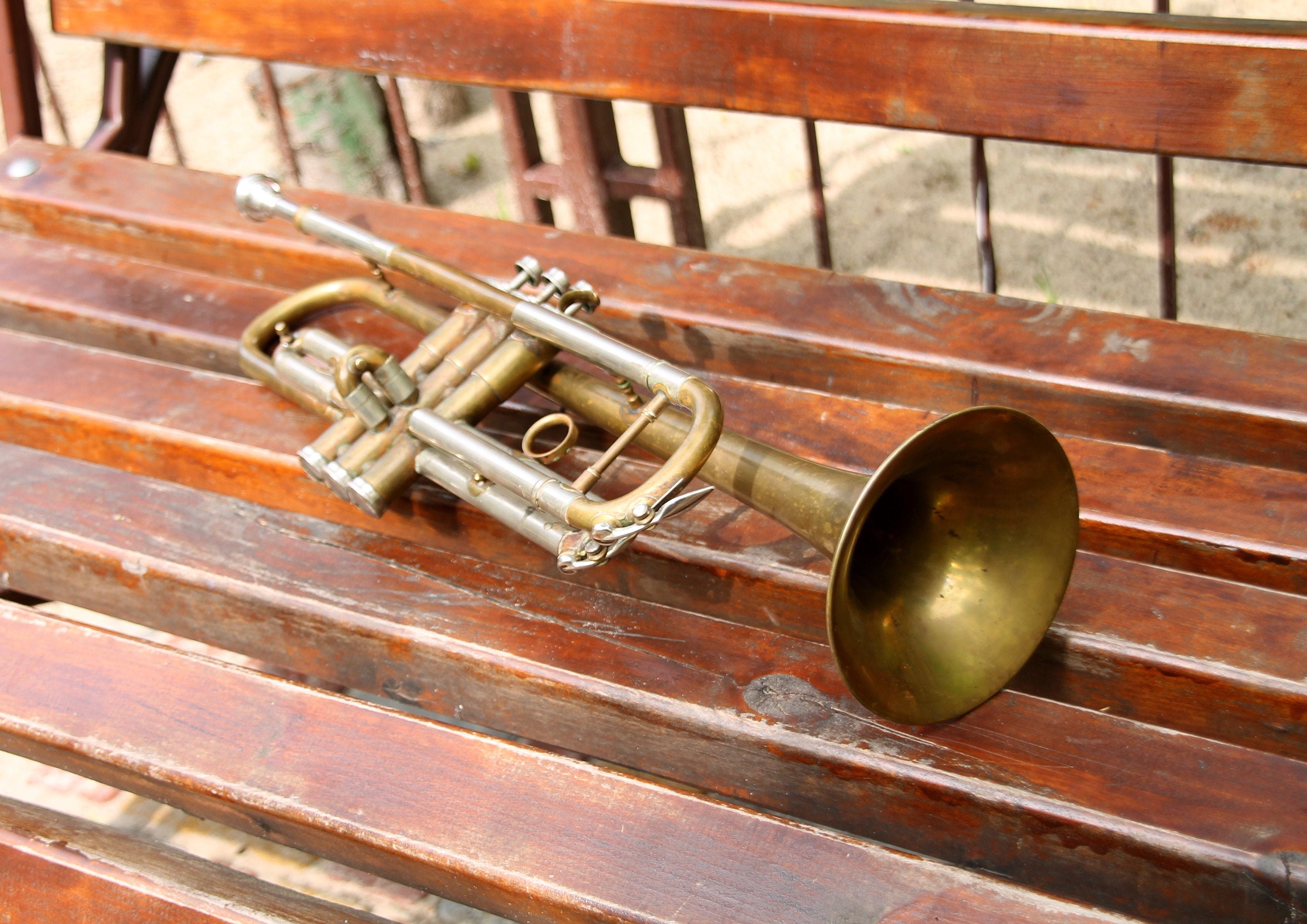 solitario Glorioso Contorno Corneta de instrumentos musicales vintage trompeta de - Etsy España
