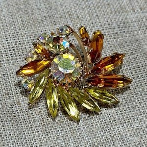Vintage brooch. antique Jewelry for her, Vintage costume jewelry. Brooches with yellow stone, Retro rhinestones brooch