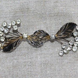 Vintage silver brooch with rhinestones. Jewelry for her, Brooch with stones, Vintage jewelry.