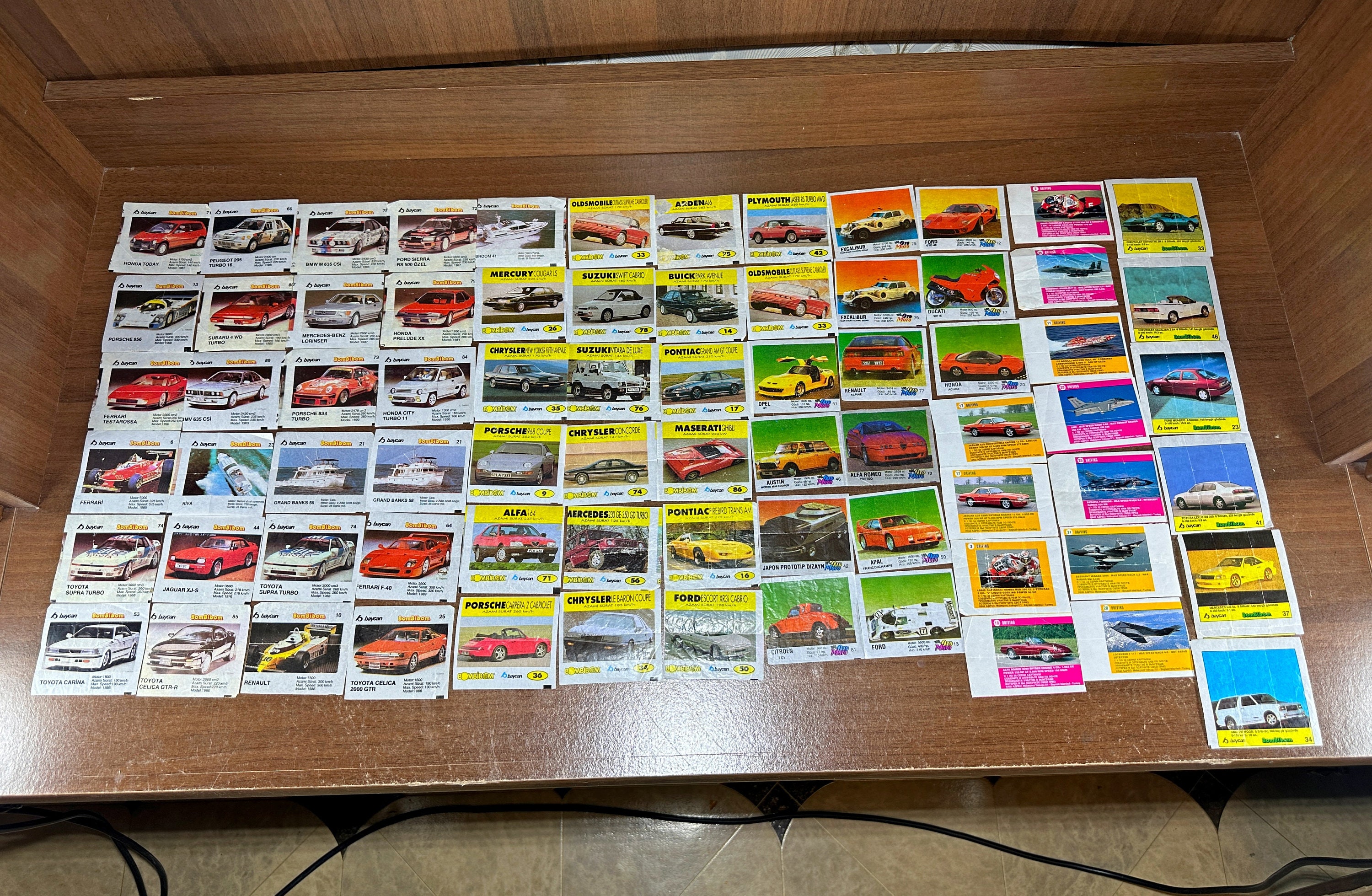BombiBom 車　レトロ　ガム包み紙　　305枚まとめセット BombiBom 車 レトロ ガム包み紙 305枚まとめセット - メルカリ
