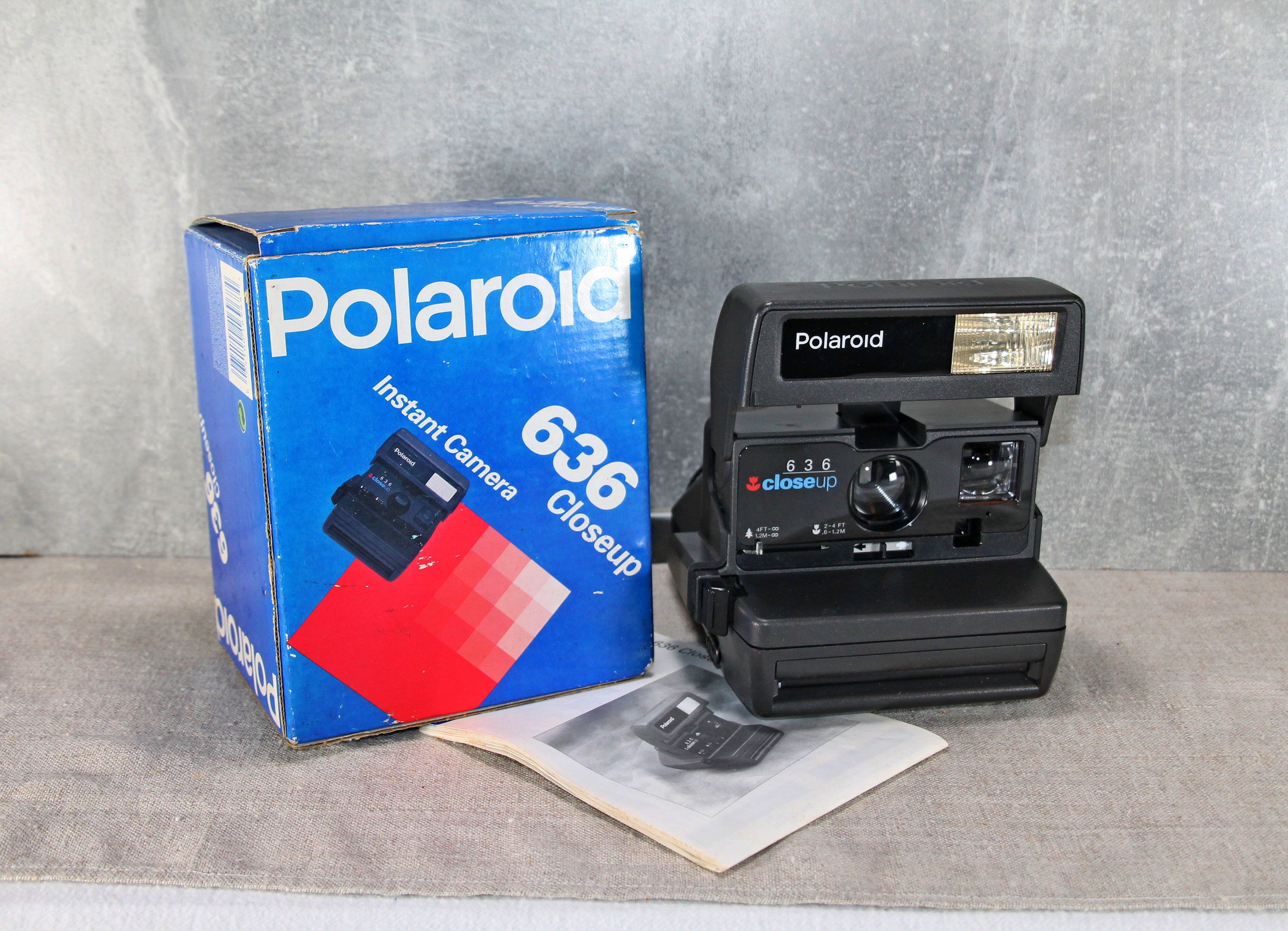 Vintage Polaroid 636 Closeup / Shoots 600 Instant Films With Built