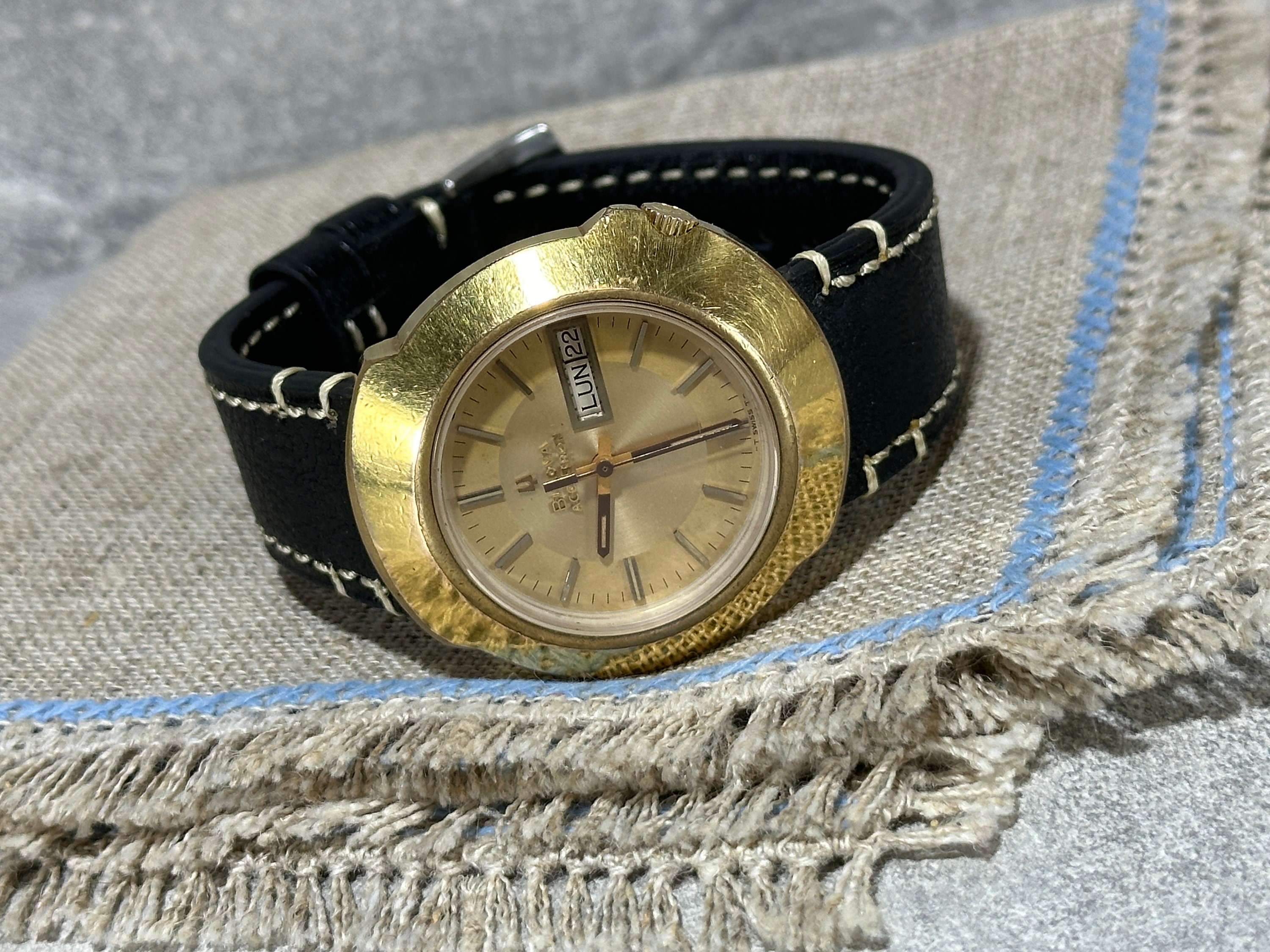 ヴィンテージ スイス製腕時計 / BULOVA ACCUTRON / 音叉式メンズ腕時計