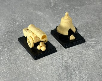 Vintage plastic decor mini bell and tsar cannon miniature items table decorations historical item