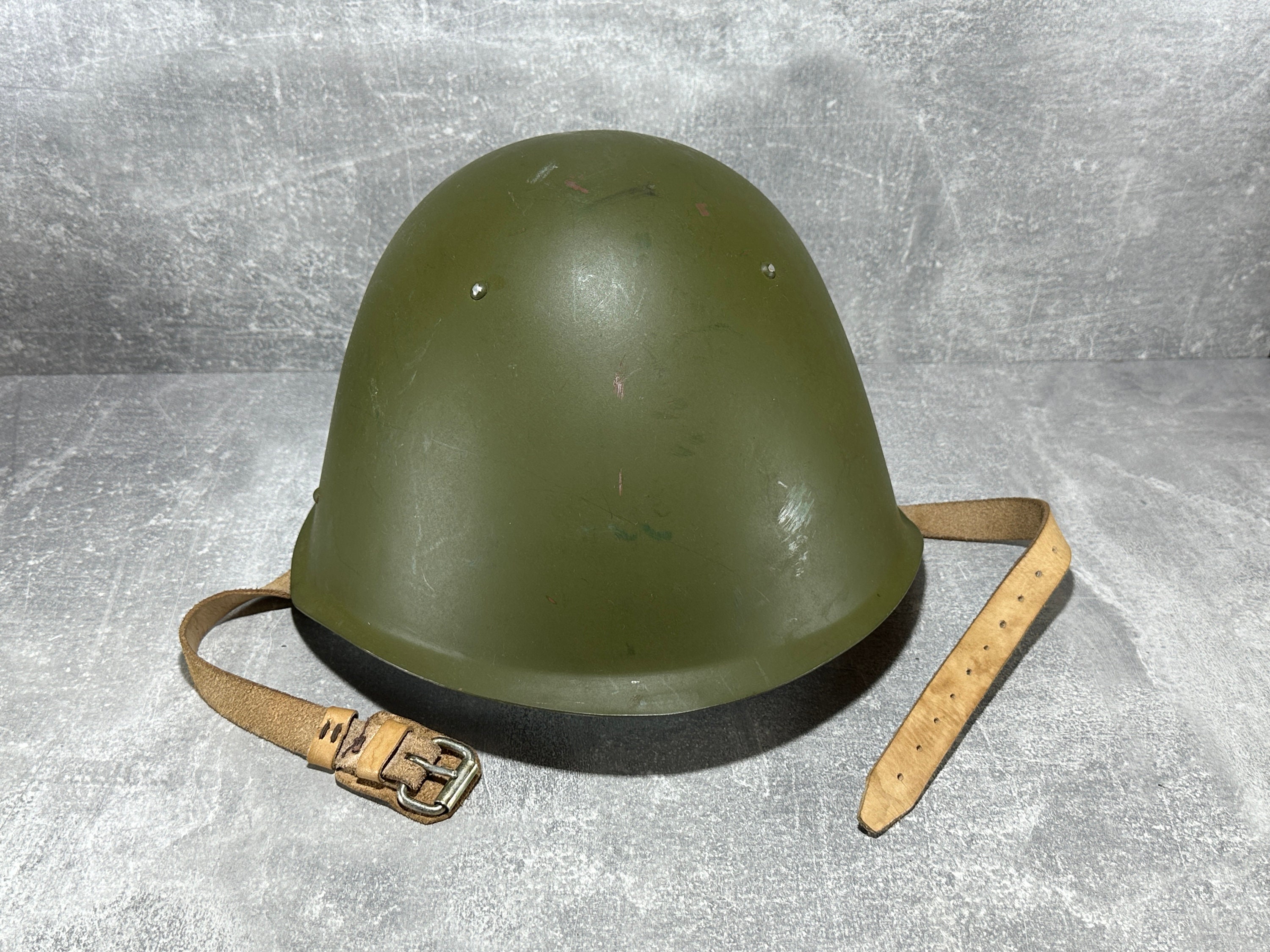 ソ連製のビンテージ鉄製軍用ヘルメット。 - Etsy 日本
