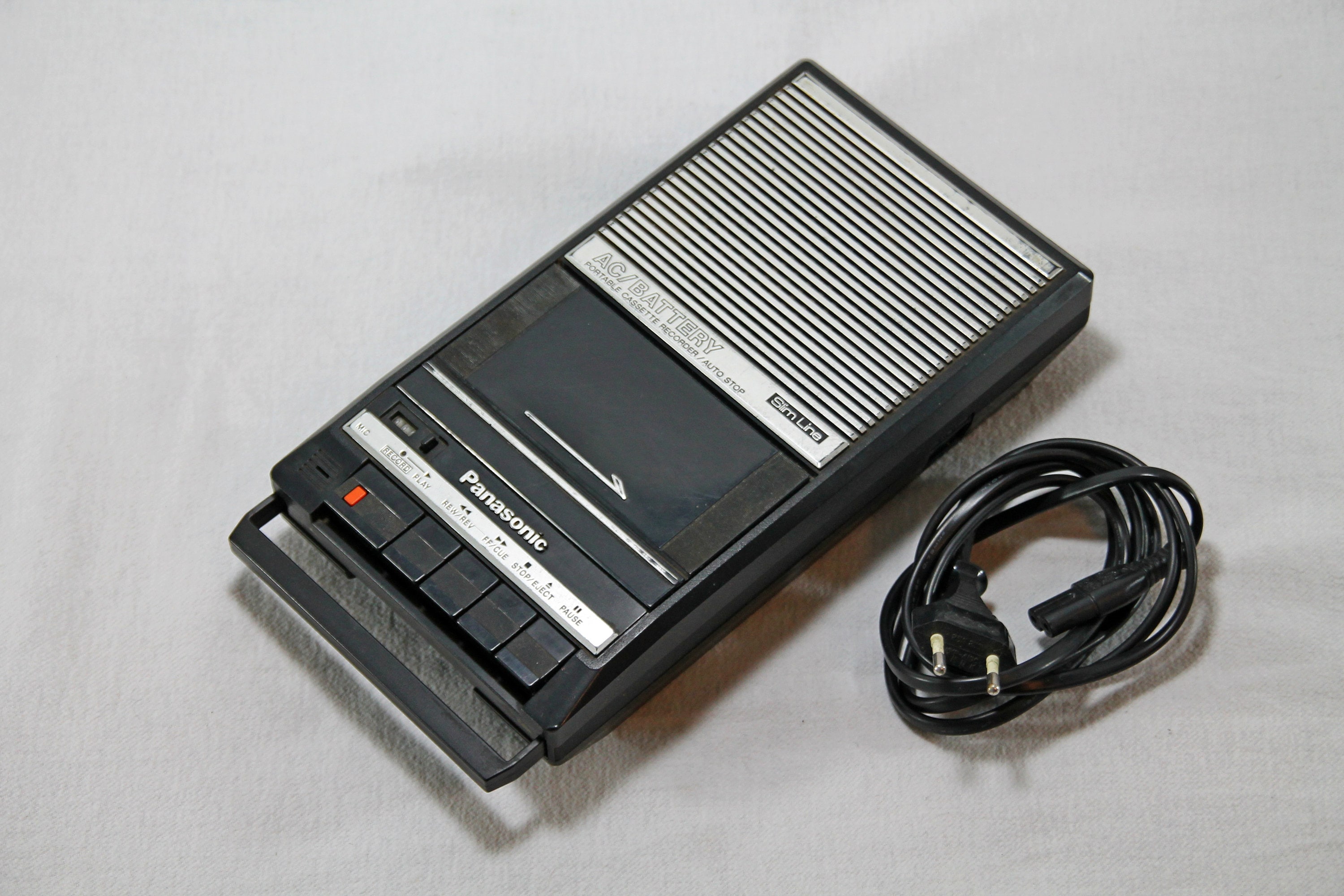 Vintage Panasonic RQ-2104 Slim Line Portable Cassette