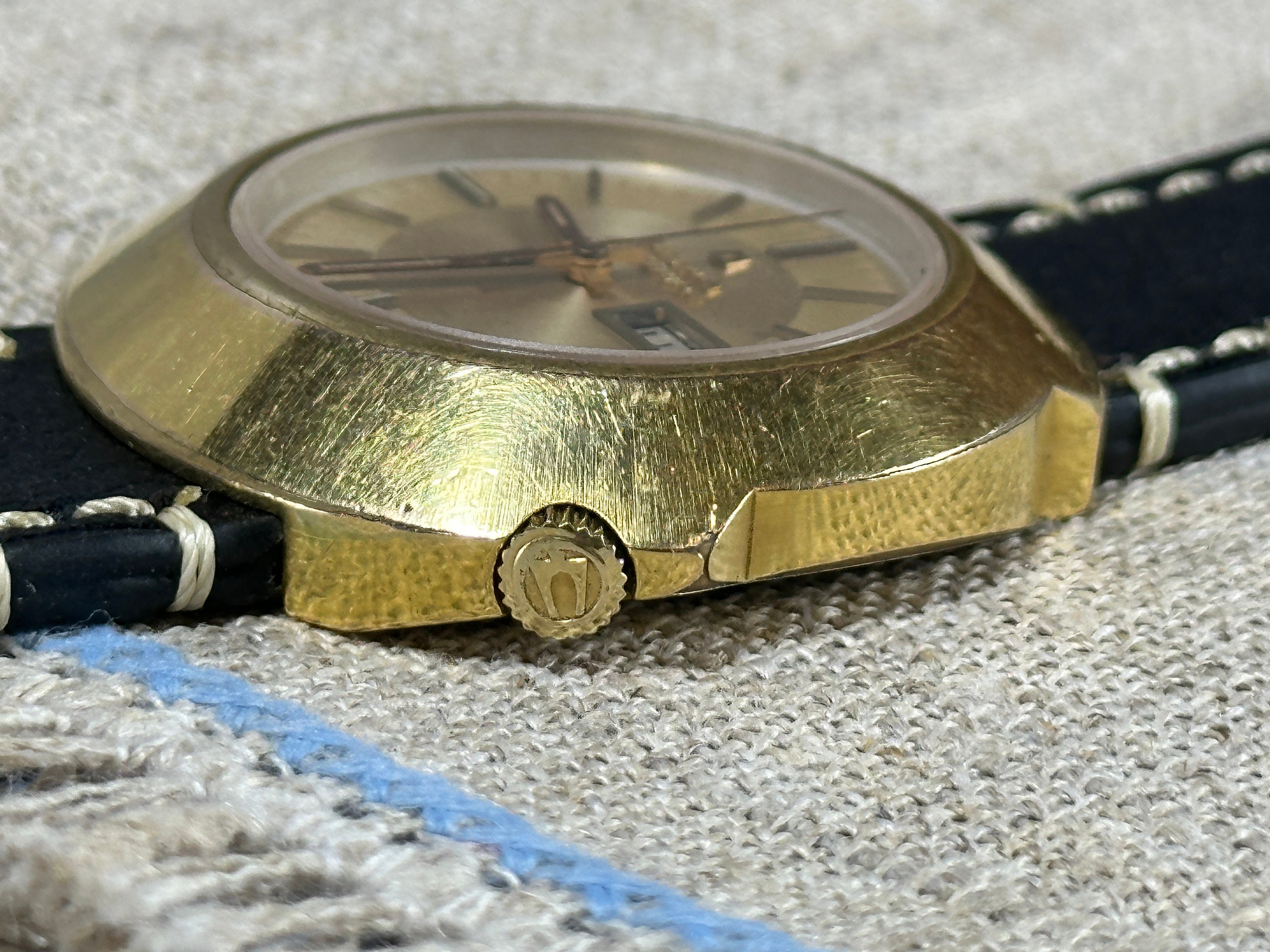 ヴィンテージ スイス製腕時計 / BULOVA ACCUTRON / 音叉式メンズ腕時計
