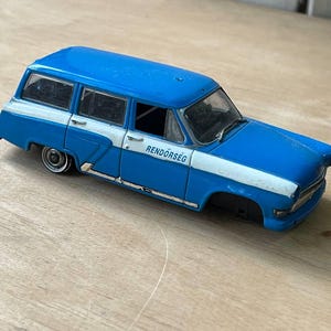 Car model Volga / 1:43 /vintage / Made in PRG / collectible