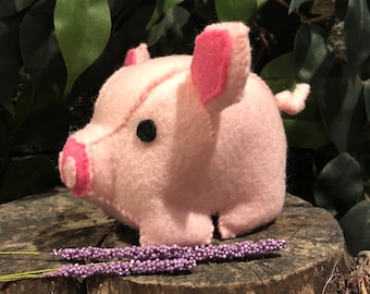 Chubby pink pig felt plushie