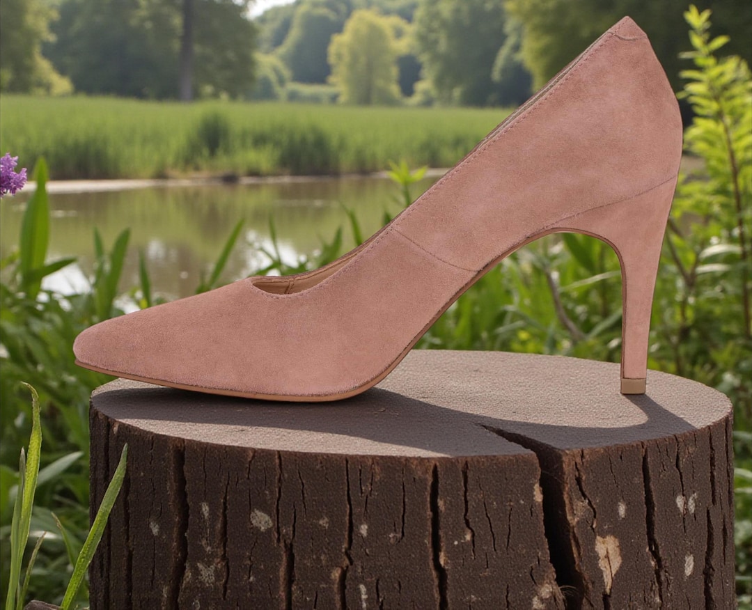 Rustic Heels Women's Traditional Pumps in Antique Rose, Made of Goatskin Leather ...