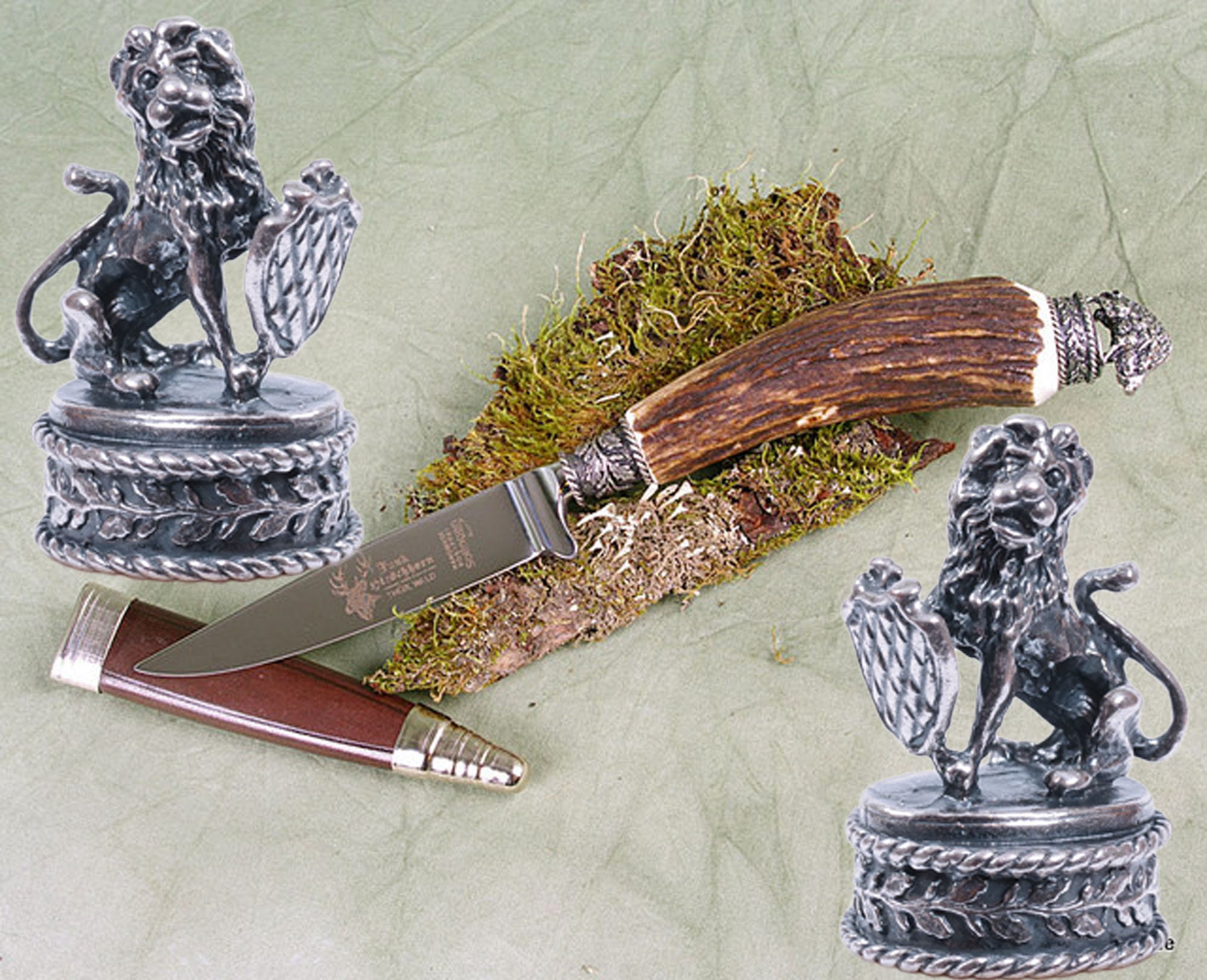 Original Austrian Bavarian costume knife with figure cap Bayer.Löwe