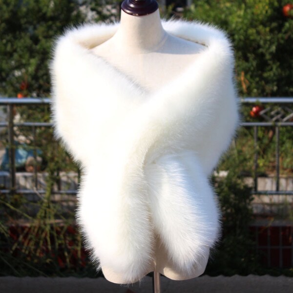 White Faux fur bridal wrap, Wedding Fur shrug, Bridal Fur, Fur Wrap, Bridal Faux Fur Stole Fur Shawl Cape