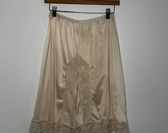 Lorraine Culotte Slip Womens Medium Beige Vintage Lace Trim Antron Nylon USA