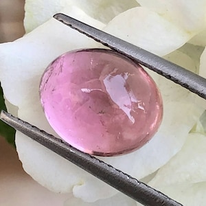Natürlicher rosa Turmalin Cabochon Halbedelstein in ovaler Form 