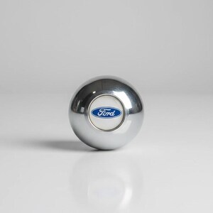 Vintage Ford versnellingspookknop uit de jaren 70, gepolijst aluminium, klassieke handgeschakelde versnellingspook, retro auto-accessoires, authentieke automobilia