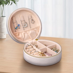 Caja de joyería de viaje de franela con logotipo personalizado, organizador de caja redonda con cremallera, portátil, para collar, pendientes, anillos, 500