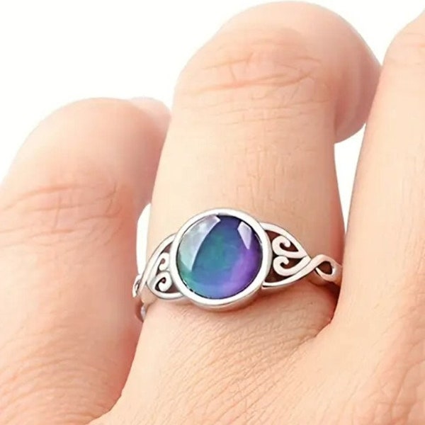 Mood Ring with Hearts Temperature Change Color Back in Stock
