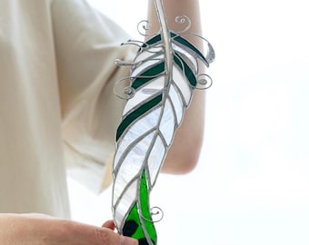 Tender art mural en verre véritable avec plumes vertes | Capteur de soleil Cottage Core | Cadeau fête des mères
