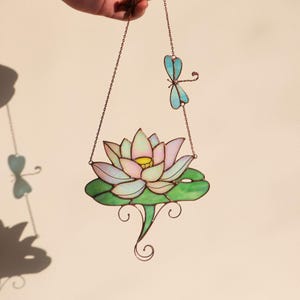 Pink Water Lily Flower Suncatcher Lotus. Stained glass Home Decor Pendant Sun Catcher Window Wall Hangings. Dichroic glass. Mothers gift